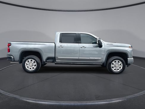 Certified 2025 Chevrolet Silverado 3500 High Country w/ High Country Premium Package AWD/4WD image 15