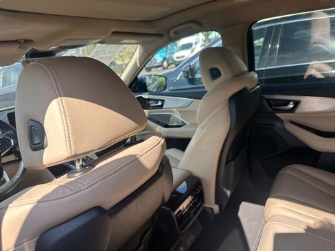 Used 2023 Acura MDX SH-AWD image 11