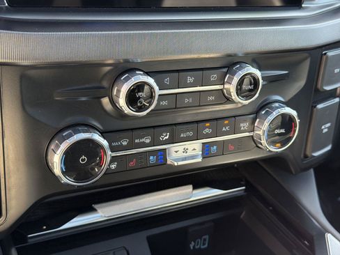 Used 2023 Ford F350 Platinum AWD/4WD image 41