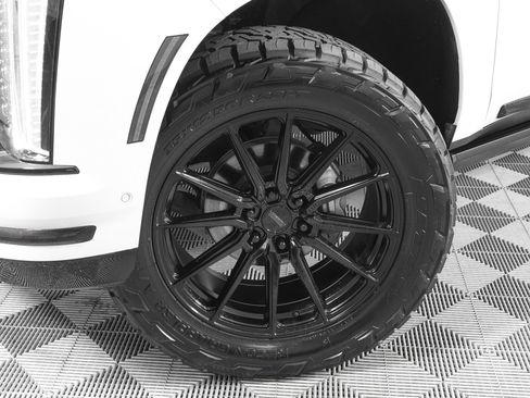 Used 2025 Cadillac Escalade Sport Platinum w/ LPO, ONYX Package AWD/4WD image 34