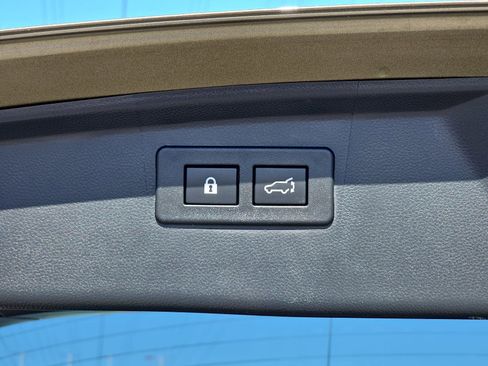 Used 2023 Subaru Outback Limited image 13