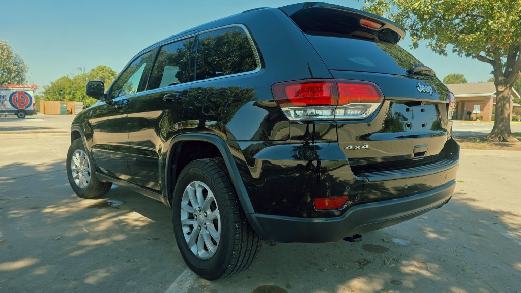 Used 2021 Jeep Grand Cherokee Laredo AWD/4WD image 13