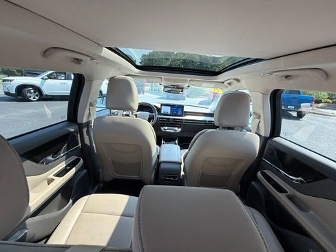 Used 2024 Lincoln Corsair Grand Touring AWD/4WD image 23