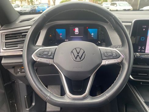Used 2024 Volkswagen Atlas Cross Sport SE FWD image 32