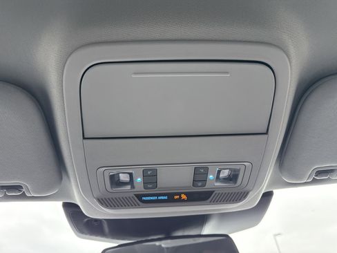 Used 2022 Ford Explorer XLT w/ Equipment Group 202A image 30