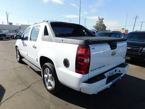 Used 2011 Chevrolet Avalanche LS w/ Regional Value Package image 4