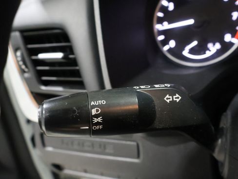 Used 2022 Nissan Rogue S image 35