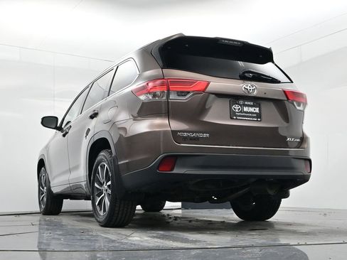 Used 2017 Toyota Highlander XLE image 49