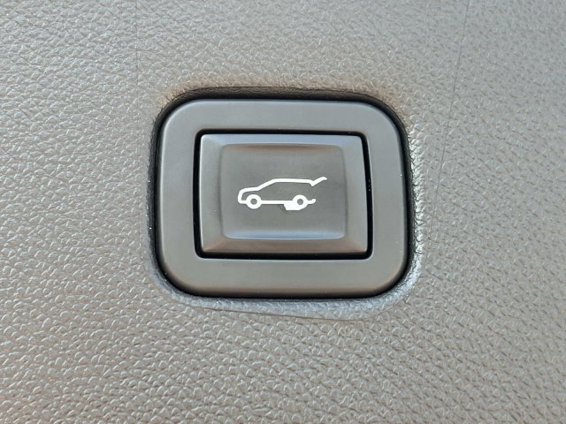 Used 2019 Chevrolet Blazer LT FWD image 13
