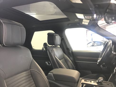 Used 2022 Land Rover Discovery S R-Dynamic image 27