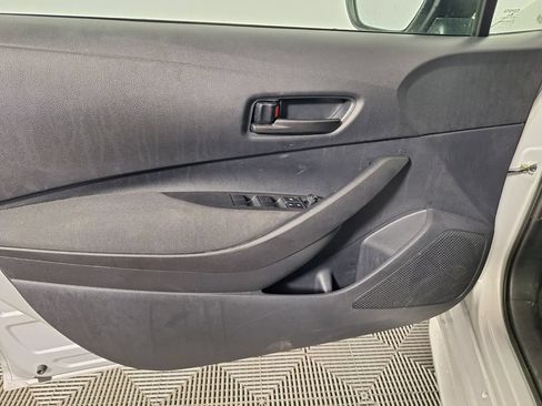 Used 2025 Toyota Corolla LE FWD image 28