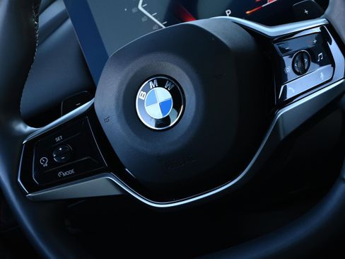 Certified 2024 BMW 530i 530i w/ Convenience Package image 35