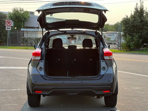 Used 2020 Nissan Kicks S FWD image 40