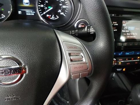 Used 2015 Nissan Rogue SV FWD image 27