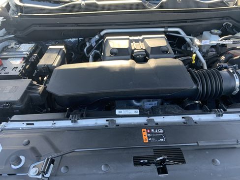 Used 2024 Chevrolet Colorado Z71 w/ Z71 Convenience Package 2 image 31