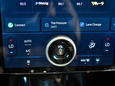 Used 2024 Ford Mustang Mach-E Select image 31