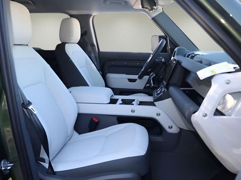 New 2026 Land Rover Defender 110 S image 18