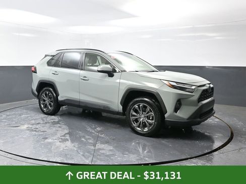 Used 2023 Toyota RAV4 XLE Premium image 5