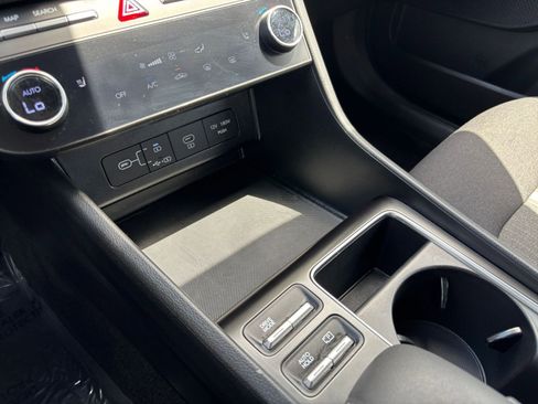 Used 2025 Hyundai Sonata SEL FWD image 41