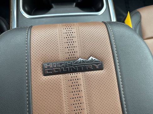 Certified 2024 Chevrolet Silverado 2500 High Country w/ Technology Package image 17