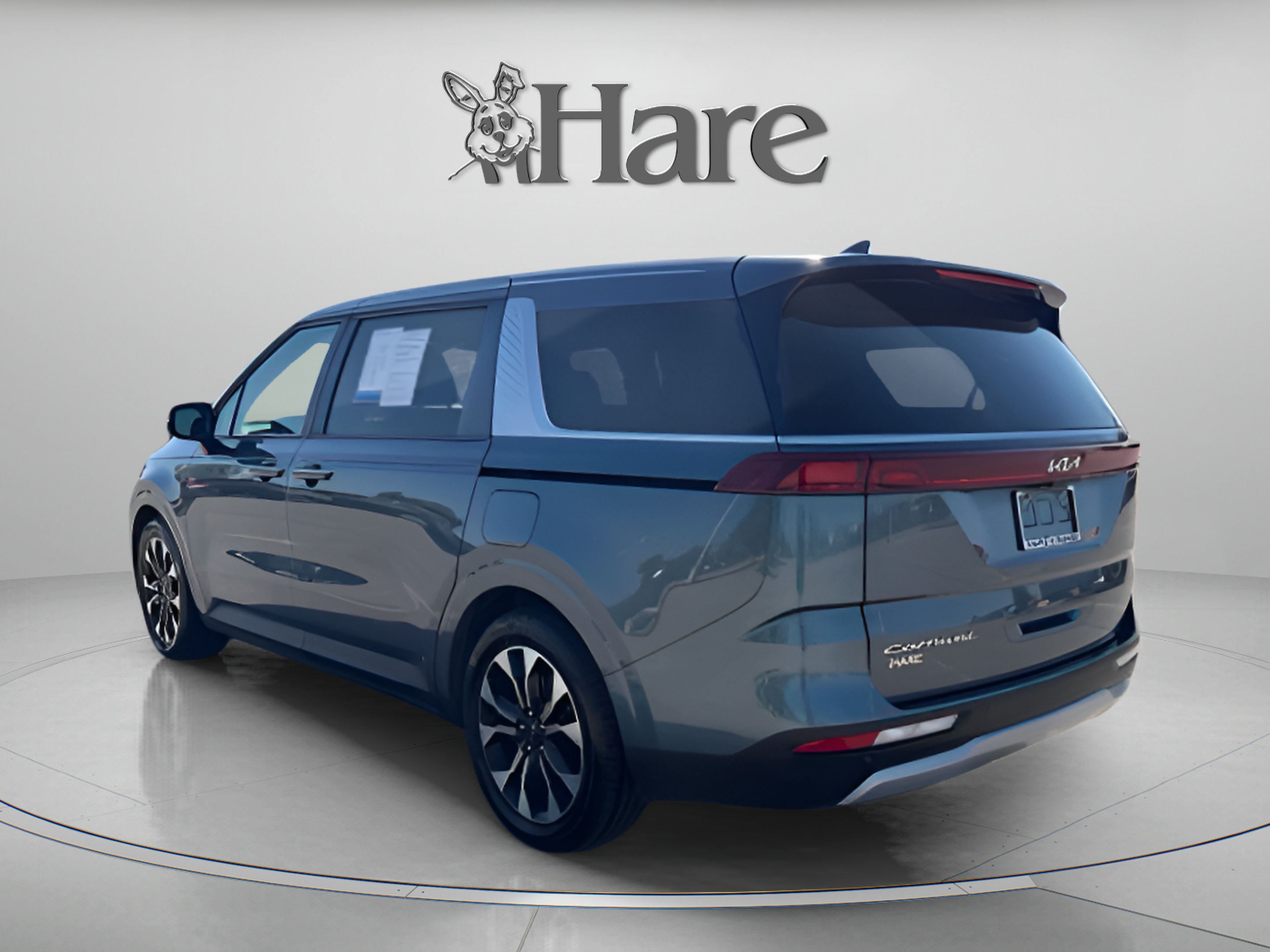 Used 2022 Kia Carnival EX FWD image 3