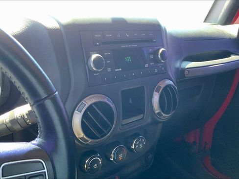 Used 2018 Jeep Wrangler Sport AWD/4WD image 7