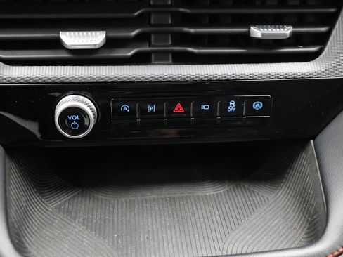 Used 2025 Ford Explorer ST-Line w/ ST-Line Street Pack image 24