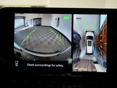 Used 2023 Nissan Pathfinder Platinum w/ Cargo Package image 20