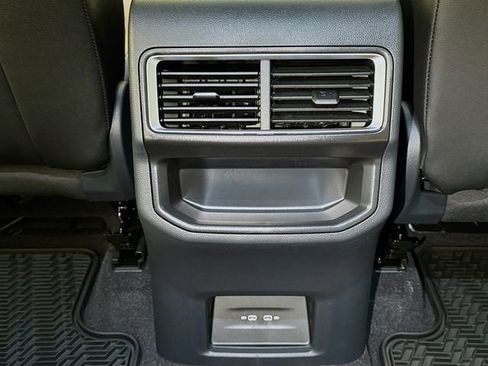 New 2026 Volkswagen Atlas Cross Sport SE image 14