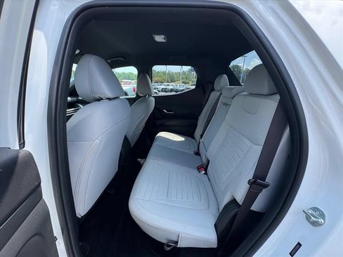 Used 2025 Hyundai Santa Cruz SE AWD/4WD image 12