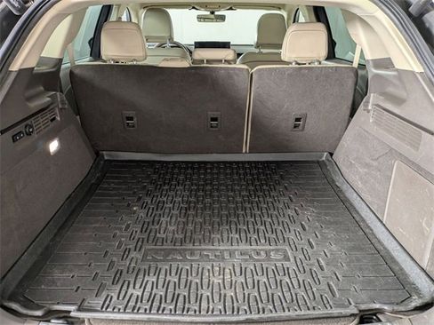 Used 2022 Lincoln Nautilus Reserve image 28