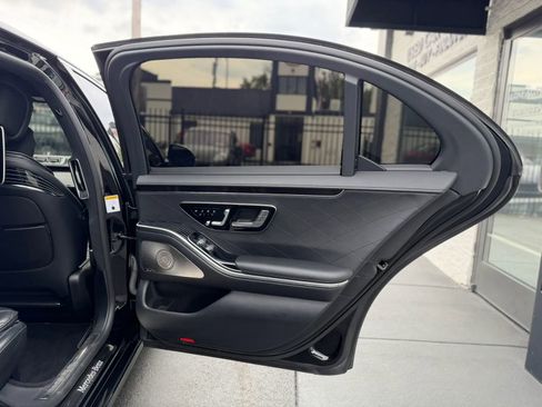 Used 2021 Mercedes-Benz S 580 4MATIC Sedan image 25