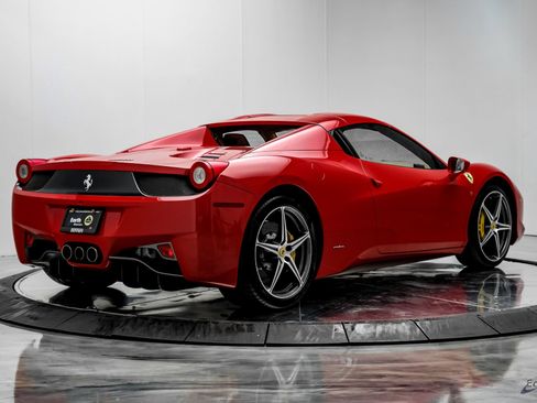 Used 2013 Ferrari 458 Spider image 18