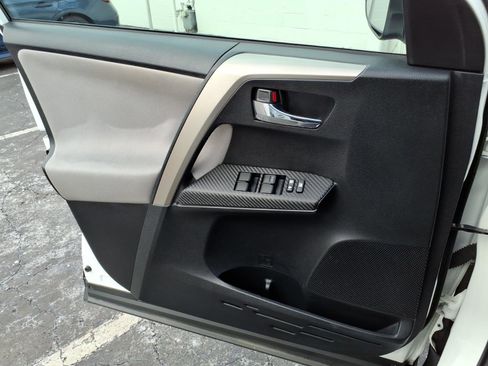 Used 2015 Toyota RAV4 XLE image 12