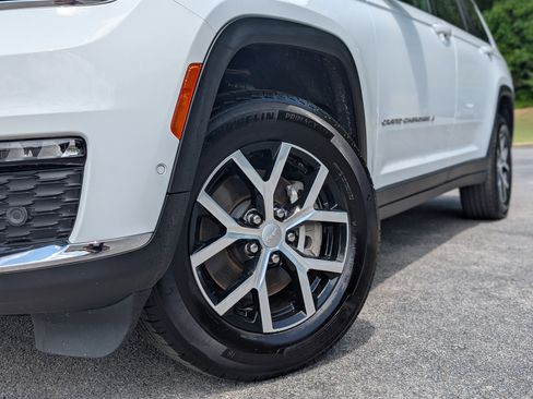 Used 2024 Jeep Grand Cherokee L Limited w/ Luxury Tech Group II RWD image 36