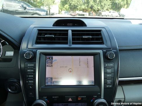 Used 2012 Toyota Camry XLE FWD image 28