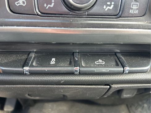 Used 2018 Chevrolet Silverado 1500 LT w/ All Star Edition image 29