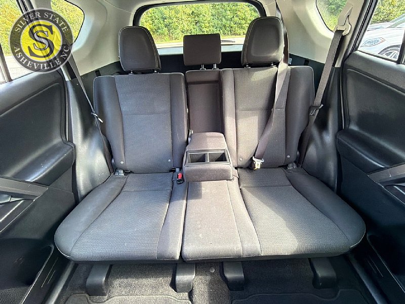 Used 2018 Toyota RAV4 XLE FWD image 19