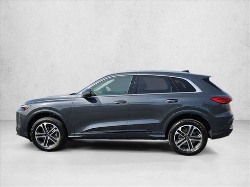 Certified 2025 Audi Q5 Premium w/ Convenience Package AWD/4WD image 8