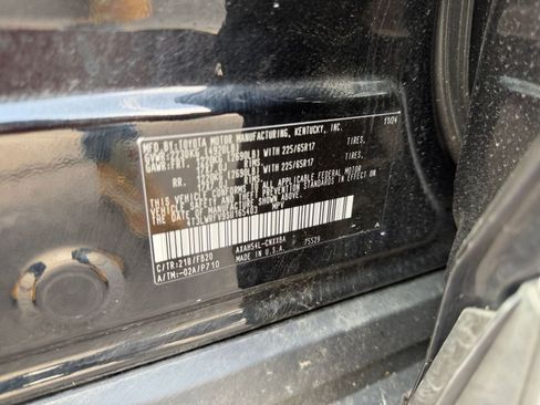 Used 2025 Toyota RAV4 LE image 28