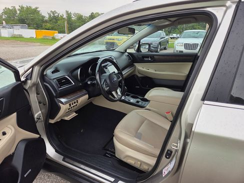 Used 2016 Subaru Outback 2.5i Limited AWD/4WD image 11