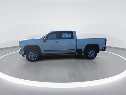 Used 2025 Chevrolet Silverado 2500 High Country w/ High Country Premium Package AWD/4WD image 5