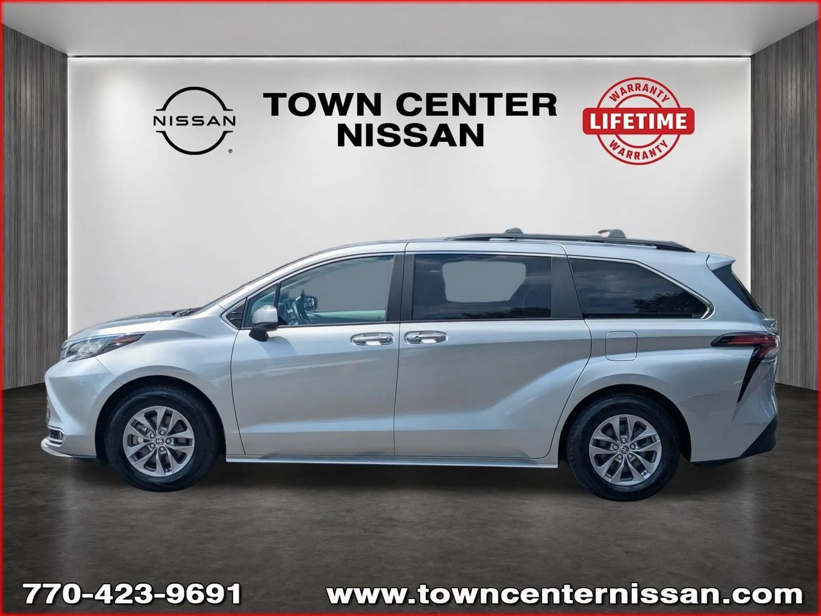 Used 2022 Toyota Sienna XLE FWD image 4