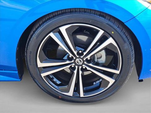 Used 2021 Nissan Sentra SR w/ Trunk Package image 20