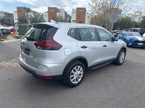 Used 2019 Nissan Rogue S image 3