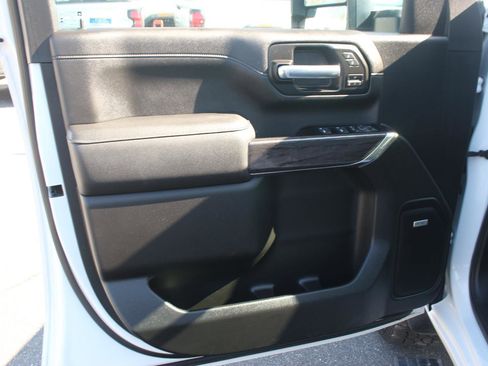 Used 2022 Chevrolet Silverado 2500 LTZ w/ Z71 Chrome Sport Edition image 14