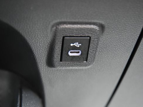 Used 2025 Toyota Corolla LE image 24