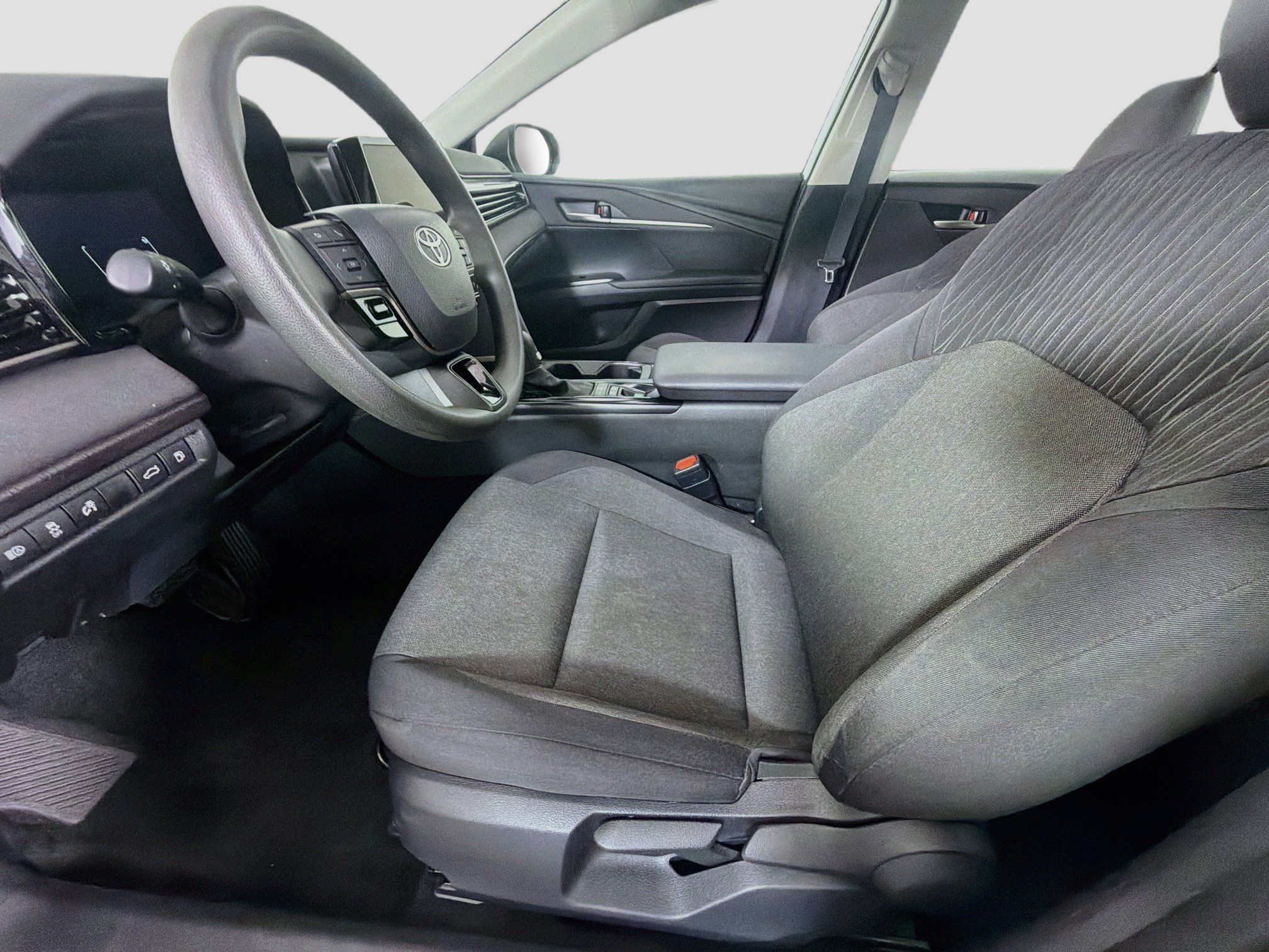 Used 2025 Toyota Camry LE FWD image 13