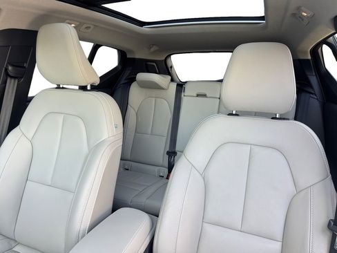Used 2023 Volvo XC40 B5 Plus w/ Climate Package AWD/4WD image 25