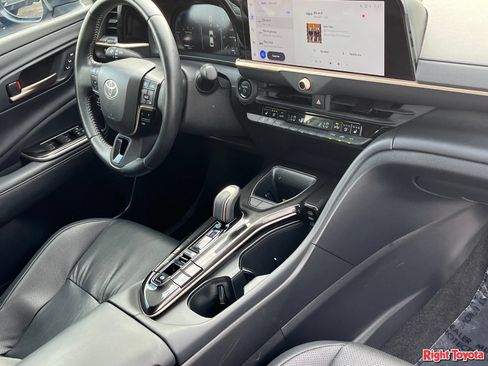 Certified 2025 Toyota Crown AWD/4WD image 13